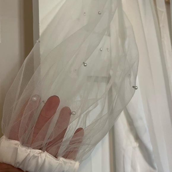 Pearl Wedding Robe - Picture 5 of 8